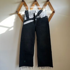 BDG frayed hem jeans size 24